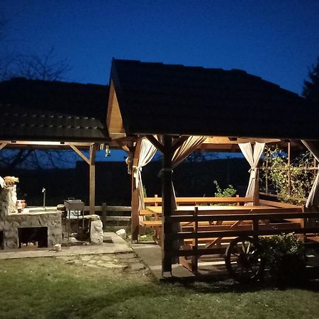 Вилла Brvnare Na Brdu Sljivovica  Экстерьер фото